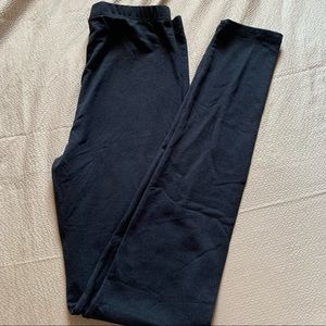 Black workout leggings